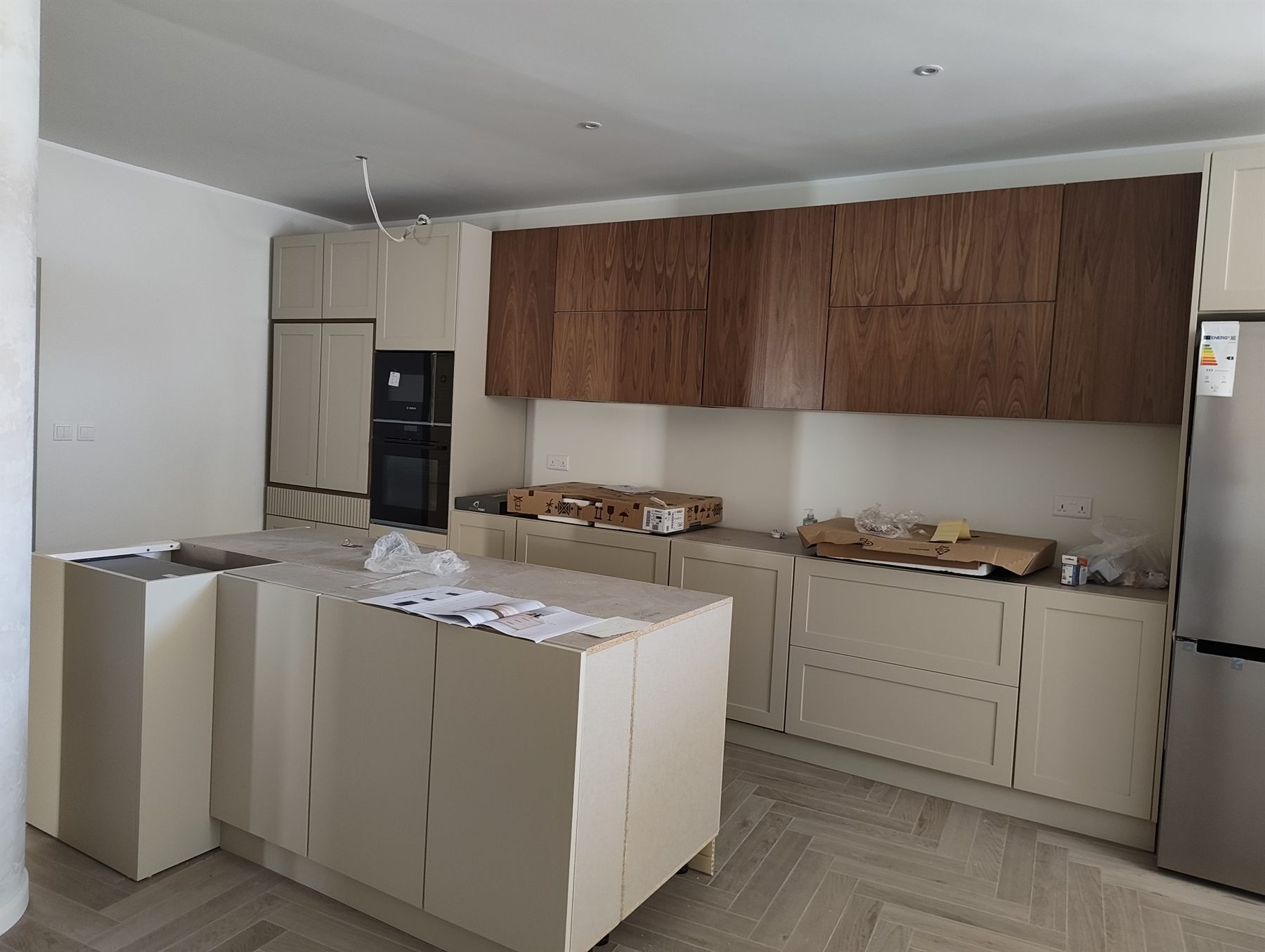 Bespoke fitted kitchen by Dean Paul's Joinery
